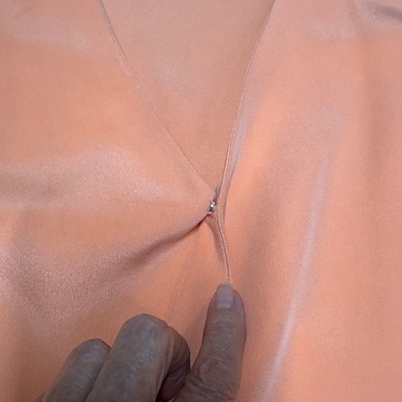 REBECCA MINKOFF 100% Silk Peach Romper Side Slash Pockets Surplice Bodice Sz 10 - Picture 9 of 10